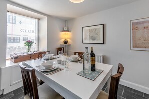Dining - 2 Bed in Ilfracombe (oc-f31994) (Ilfracombe)