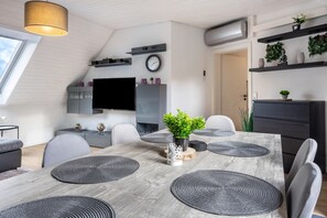 Dining - Apartment 'Heide West' with Balcony and Wi-Fi (Schneverdingen)