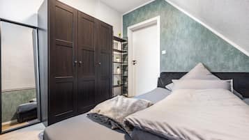 2 makuuhuonetta, silitysrauta/-lauta, Wi-Fi, vuodevaatteet