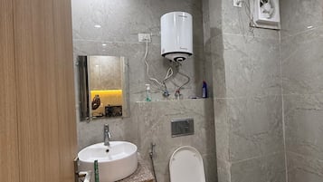 Handtücher, Seife, Toilettenpapier