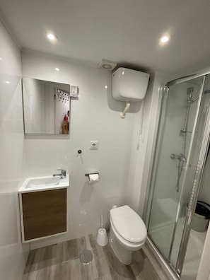 Toallas y papel de baño