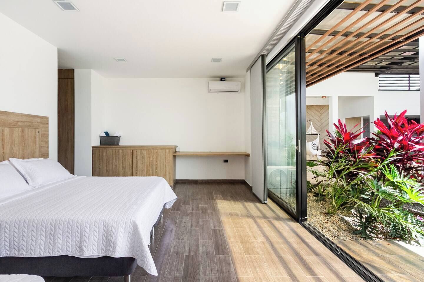 7 dormitorios, tabla de planchar con plancha, wifi y ropa de cama