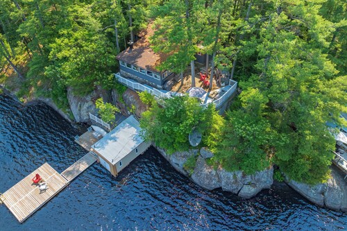 Hennessy Lake House, Port Carling Waterfront Property