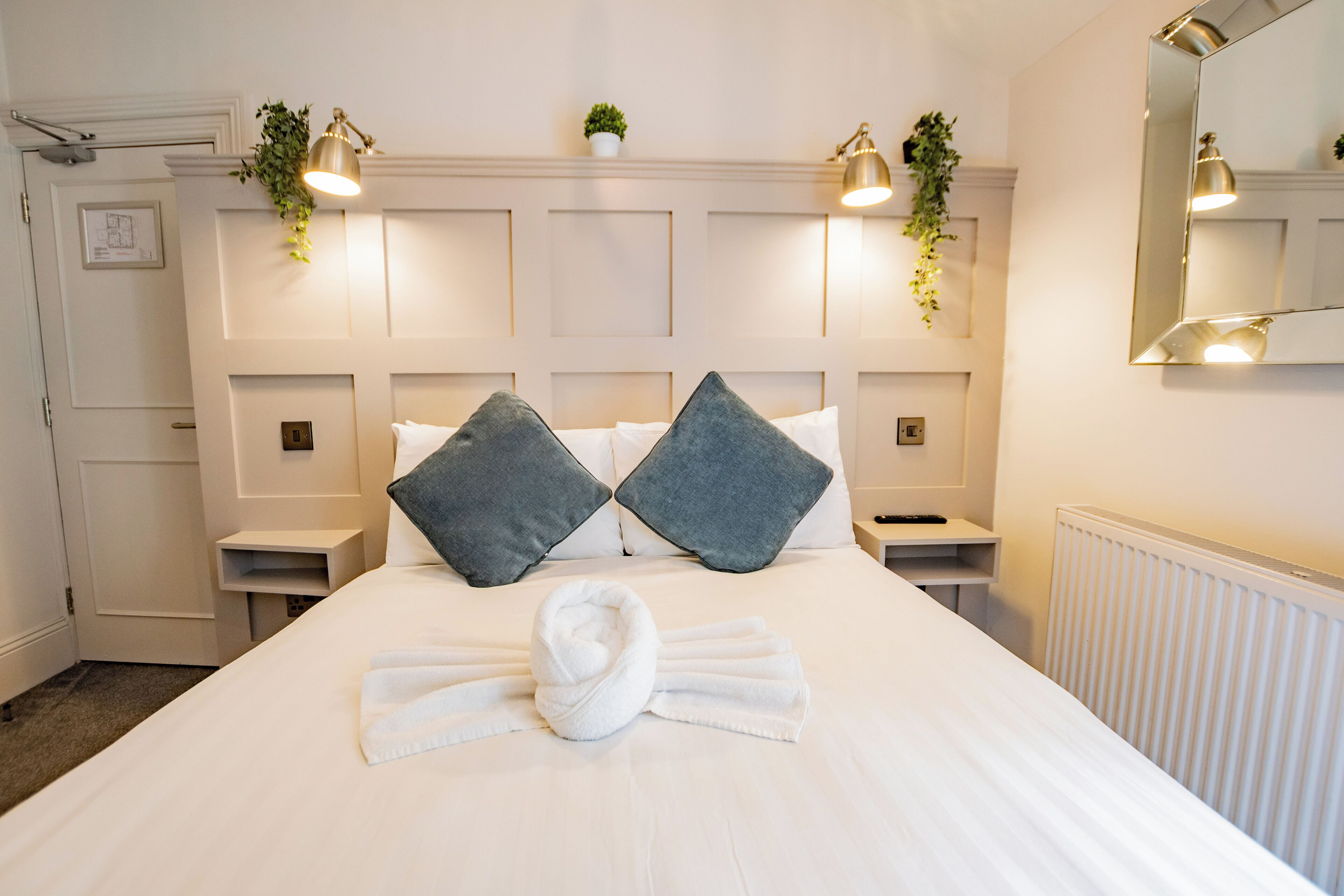 1 多间卧室、熨斗/熨衣板、WiFi、床单