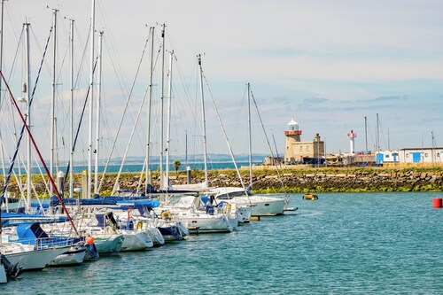 Charming Howth Marina Retreat