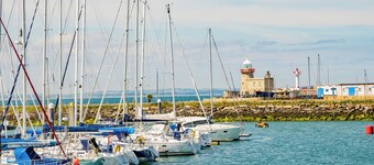 Charming Howth Marina Retreat