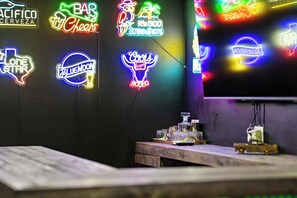 Bar (in der Unterkunft)