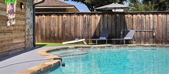 Platinum Escape: Heated Pool, Spa, Game Room, Golf, and Infrared Sauna