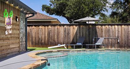 Platinum Escape: Heated Pool, Spa, Game Room, Golf, and Infrared Sauna