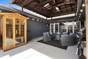 Terrace/patio - Heated Pool & Spa, Game Room, Golf, and Infrared Sauna (Richardson)