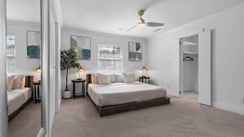 4 bedrooms, desk, iron/ironing board, WiFi