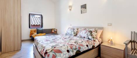 2 عدّة غرف نوم ومكواة/لوح كي وواي فاي