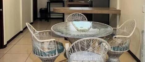 تناول الطعام