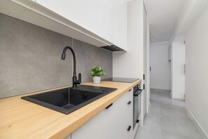 Refrigerador, horno, parrilla de estufa y lavavajillas 