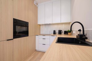 Refrigerador, horno, parrilla de estufa y lavavajillas 