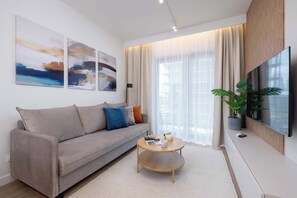 Televisión y oficina 