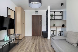 Fernseher, Kamin, Arbeitsbereiche