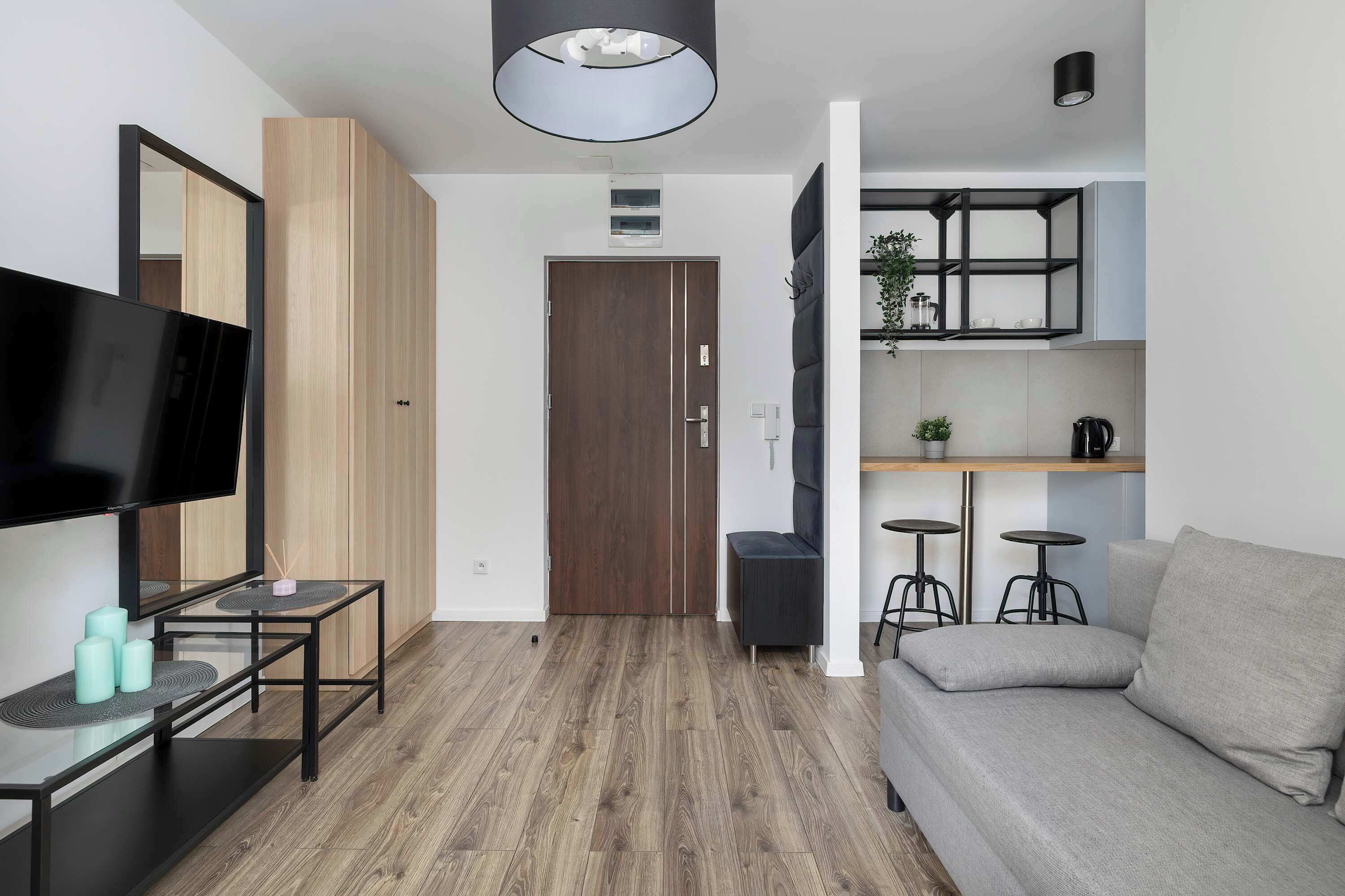 TV, fireplace, offices