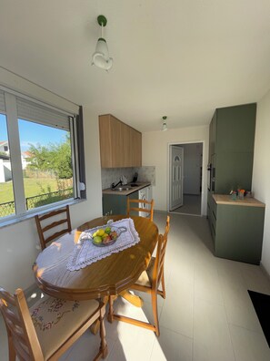 Dining - Grapefruit house in a quiet, natural location close to the beach (Donji Stoj, Ulcinj)