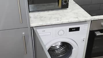 Apartment, 1 Bedroom | Private kitchen