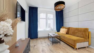 Fernseher, Kamin, Arbeitsbereiche