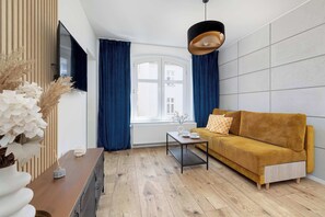 TV, peis og kontorer