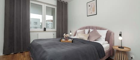 1 dormitorio, tabla de planchar con plancha, cuna de viaje y wifi