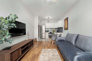 TV - Stylish Apartment for 3 Persons | Balcony, Floor 5 (Rzeszów)