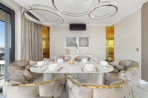 تناول الطعام