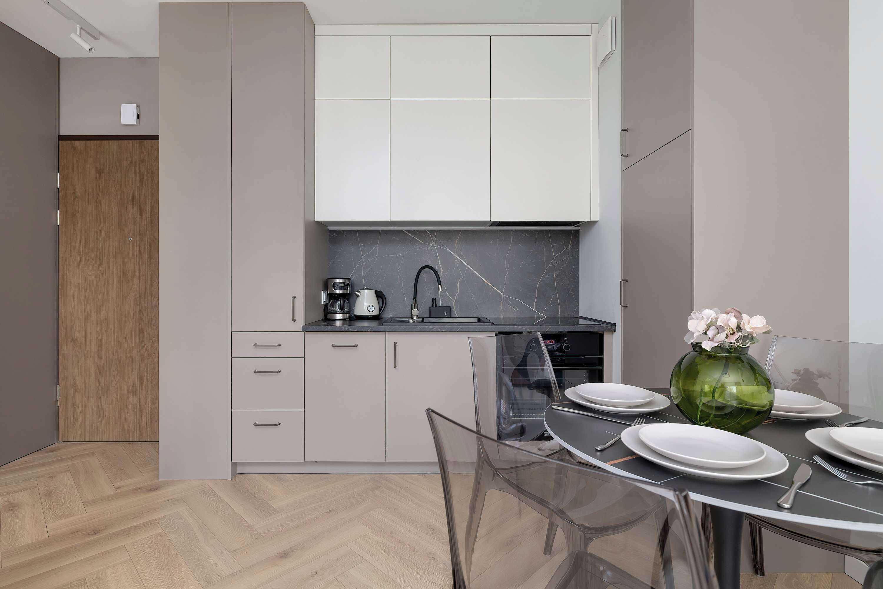 Kühlschrank, Ofen, Herdplatte, Geschirrspüler