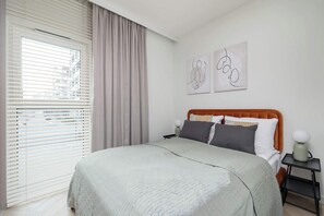 Iron/ironing board, travel cot, WiFi, bed sheets