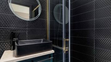 Doccia, asciugacapelli, asciugamani