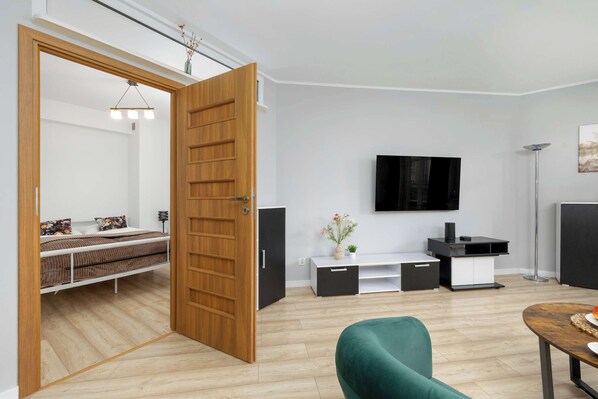 1 bedroom, iron/ironing board, travel cot, WiFi