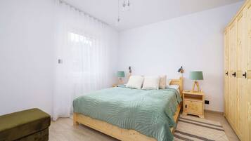 1 bedroom, iron/ironing board, WiFi, bed sheets