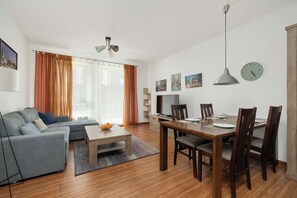 Dining - Cozy Apartment | Garden and Garage Parking (Szczecin)