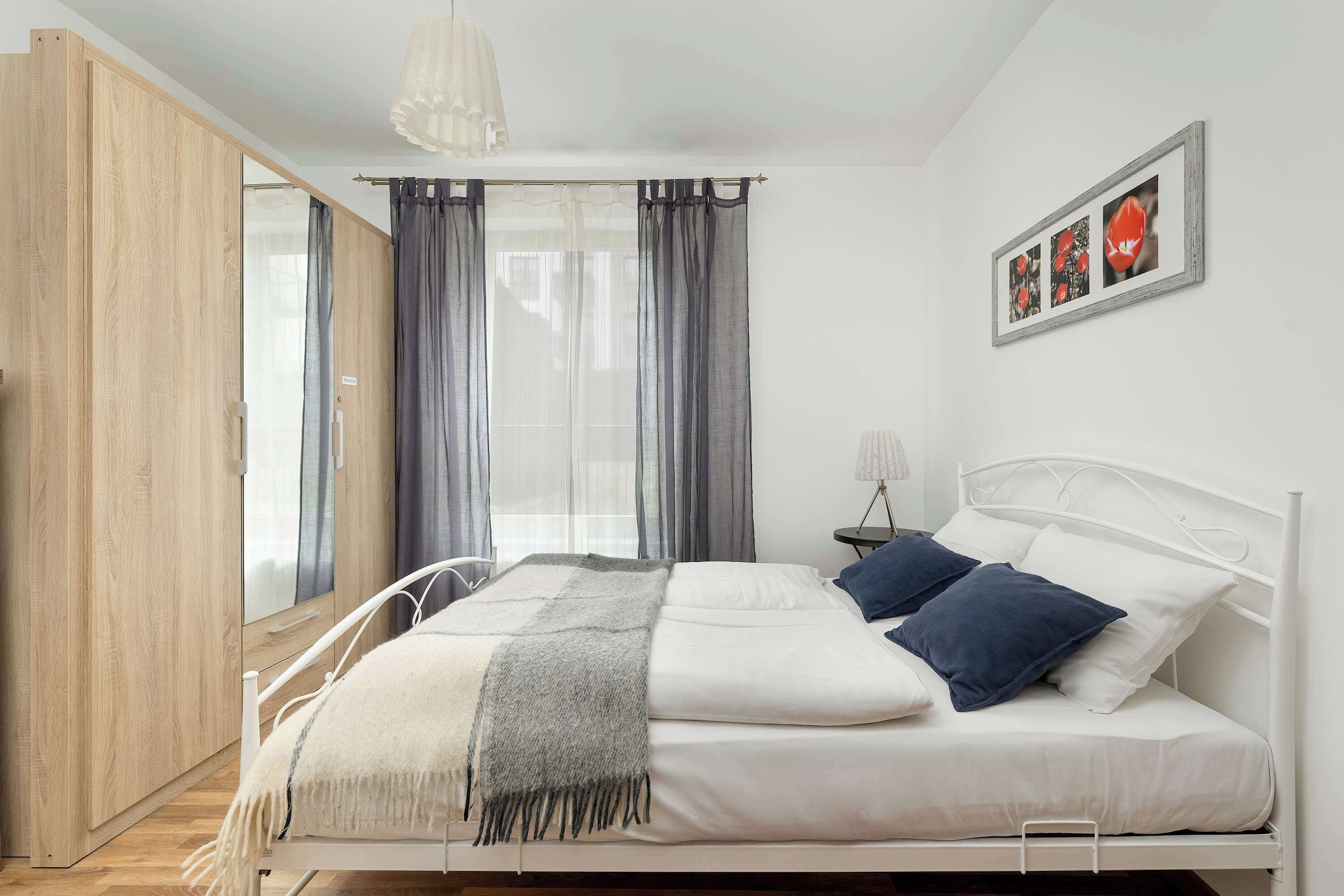 1 bedroom, iron/ironing board, travel crib, WiFi