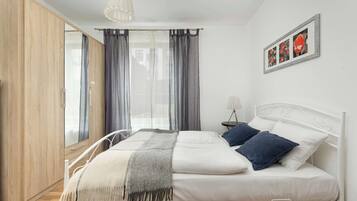 1 bedroom, iron/ironing board, travel crib, WiFi