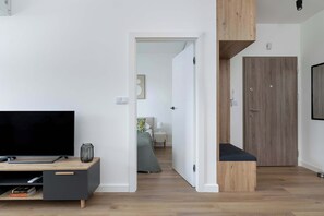 1 bedroom, desk, iron/ironing board, travel crib - Słoneczna 18 Katowice | Bright Apartment near the Center of Katowice | Parking (Katowice)