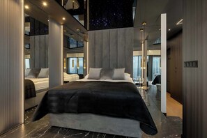 Desk, iron/ironing board, WiFi, bed sheets