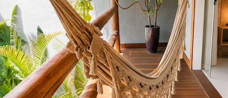 Estúdio Triplo Com Vista para o Jardim | Veranda