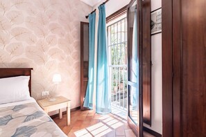 1 bedroom, iron/ironing board, travel cot