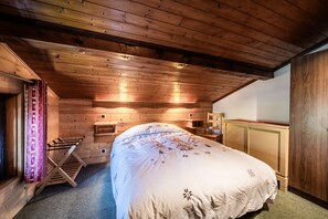 2 bedrooms, iron/ironing board, WiFi - Apartment 'Grand Arnica' with Mountain View, Balcony and Wi-Fi (Morzine)