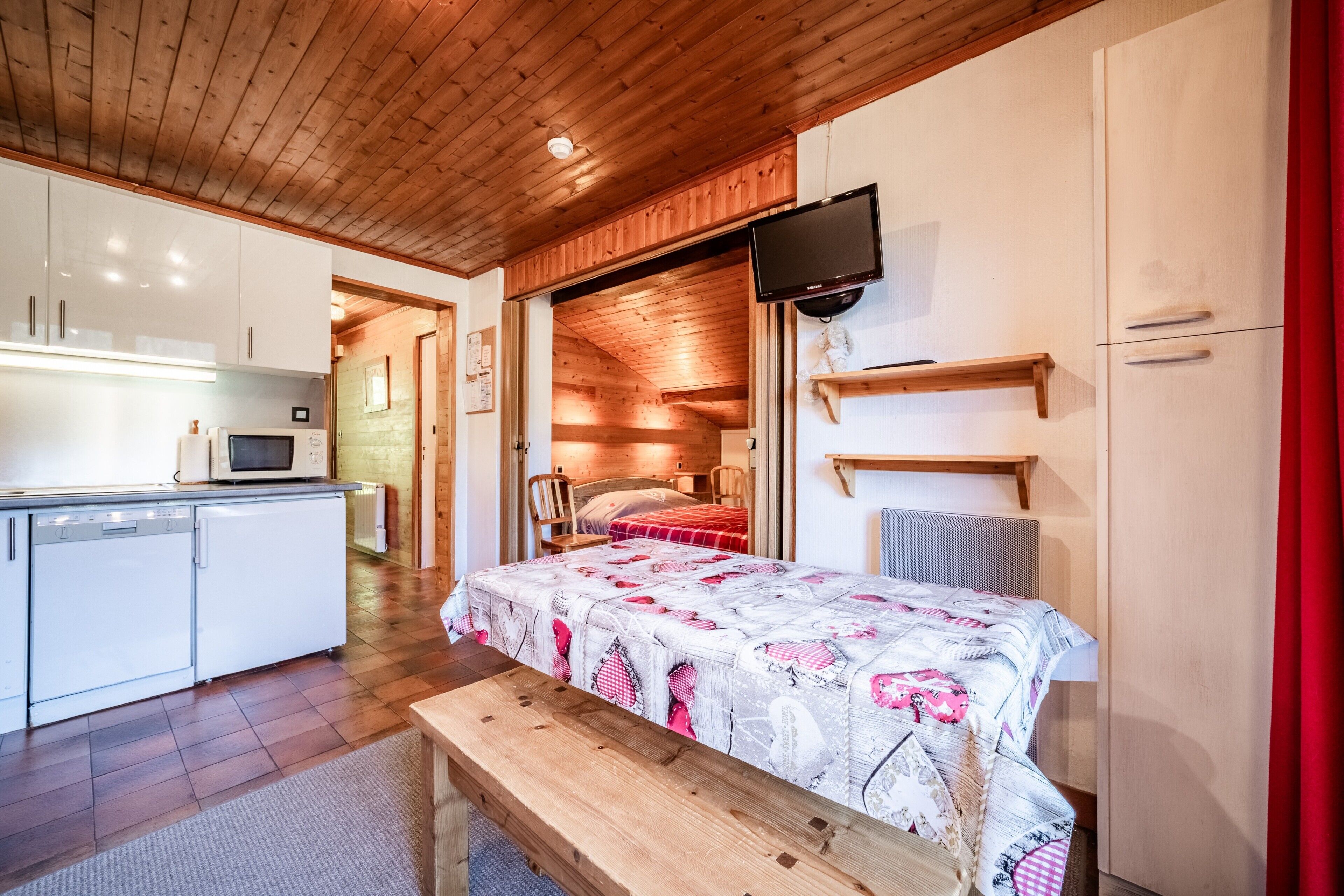 1 bedroom, iron/ironing board, WiFi