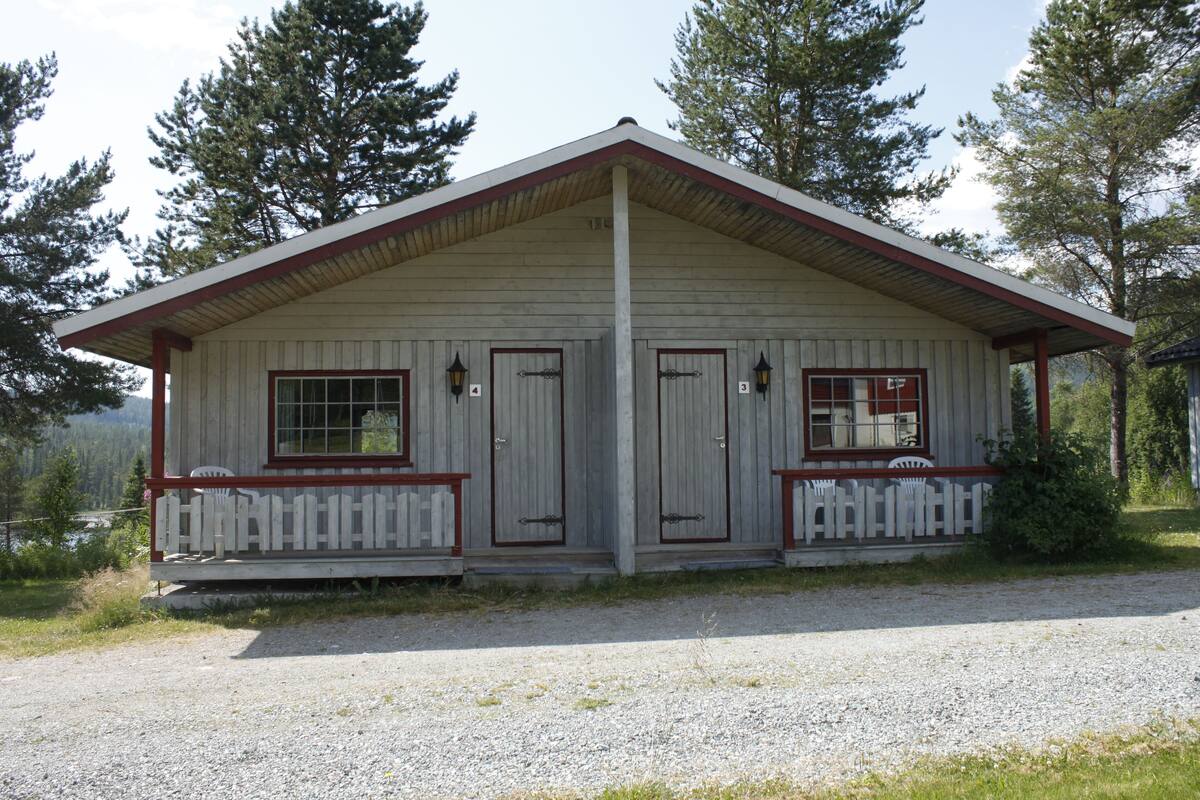 Basic Cabin (bedsheets/cleaning not included)