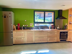 Réfrigérateur, four, plaque de cuisson, lave-vaisselle