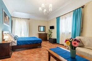 1 bedroom, iron/ironing board, travel cot