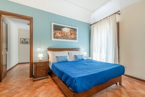 1 bedroom, iron/ironing board, travel cot - GuestHost - Central Apartment Palermo (Palermo)
