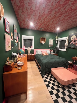 2 bedrooms, desk, free WiFi, bed sheets
