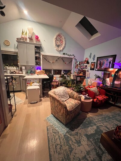 2bed/2ba MAXIMALIST Close to NYC in fantastic Jersey City