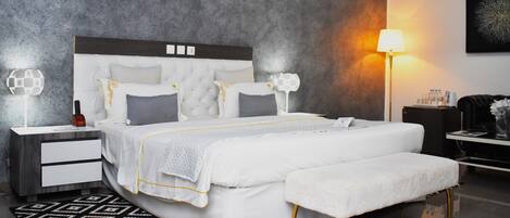 Laptop workspace, free WiFi